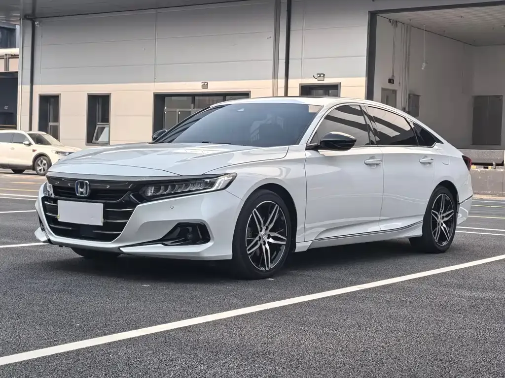 Honda Accord — фото 1