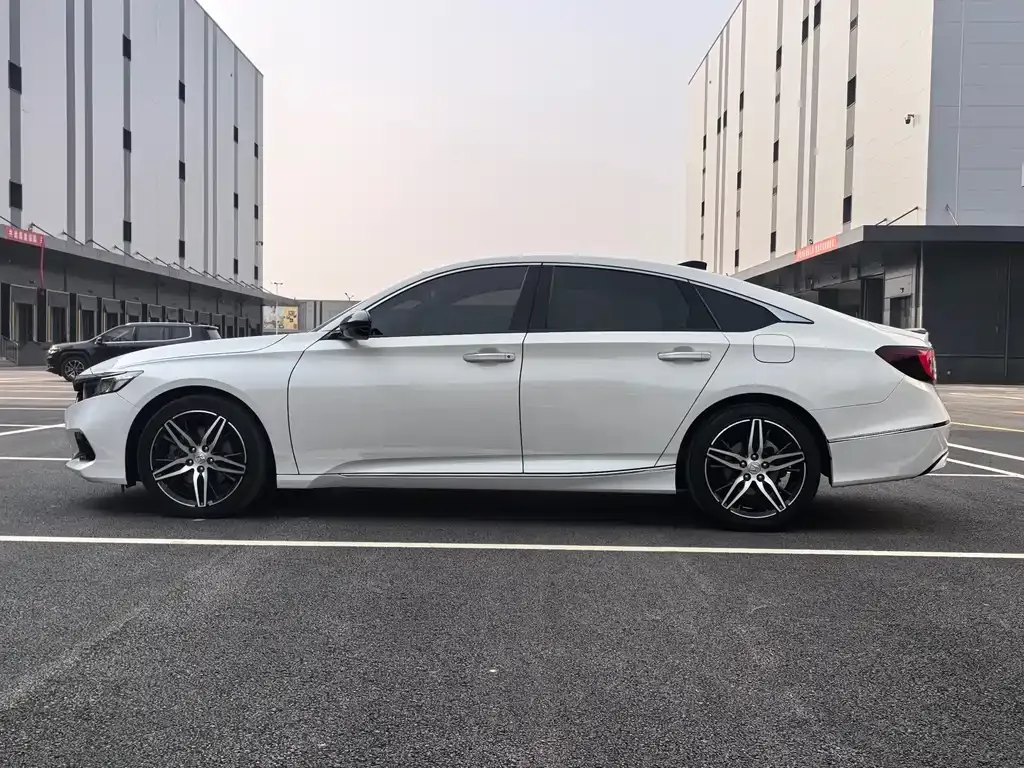 Honda Accord — фото 6