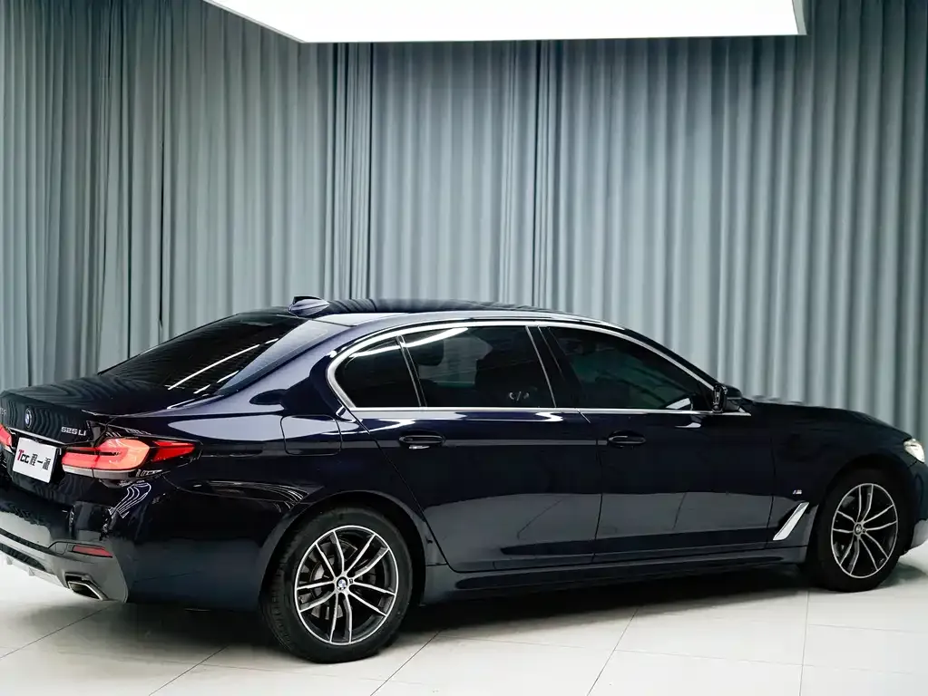 BMW 5 Series — фото 6