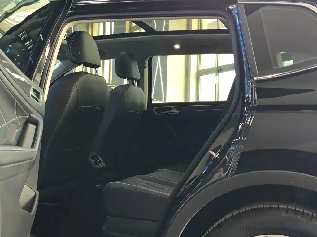 Volkswagen Tiguan L 2024 из CN, фото 4