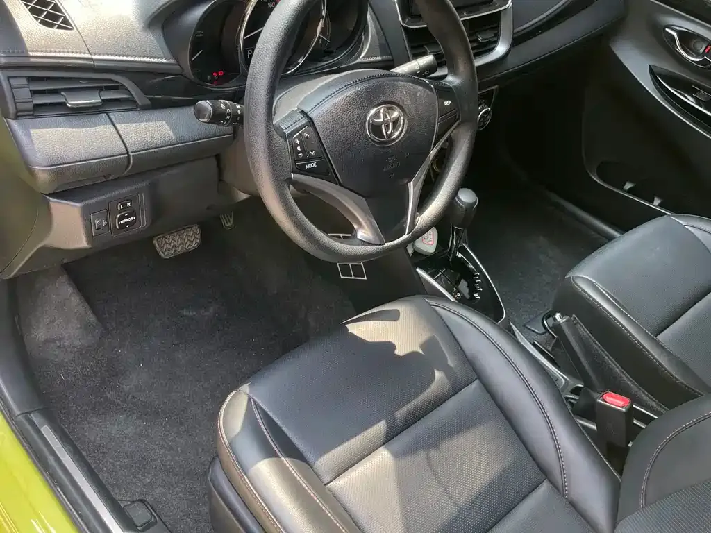 Toyota Yaris L — фото 6
