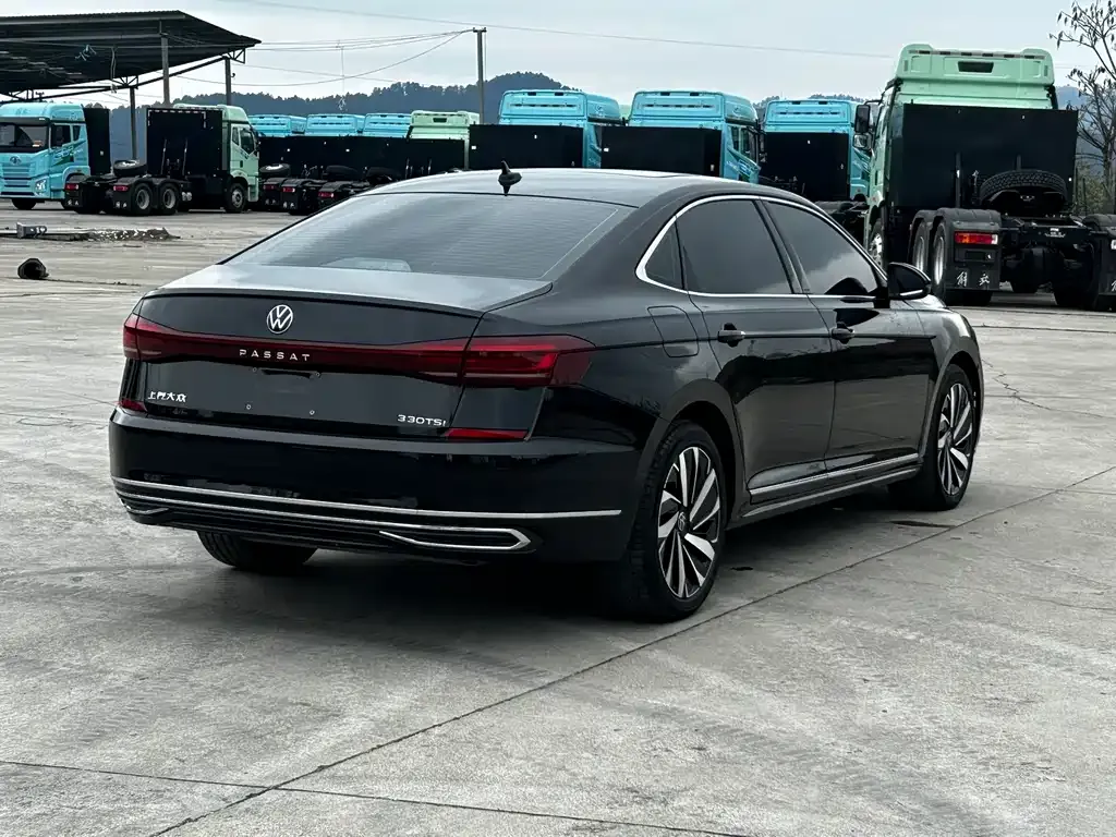 Volkswagen Passat — фото 7
