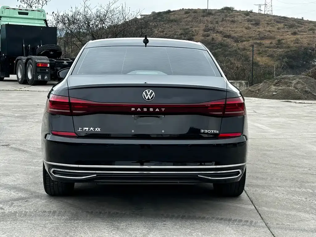 Volkswagen Passat — фото 10