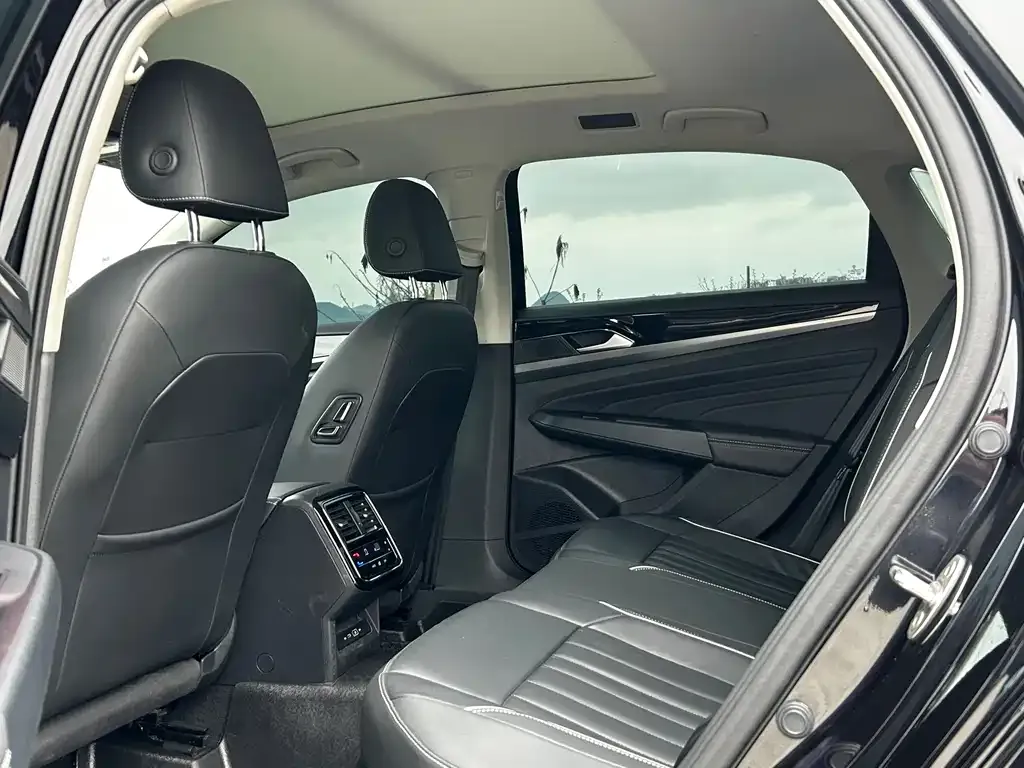 Volkswagen Passat — фото 3