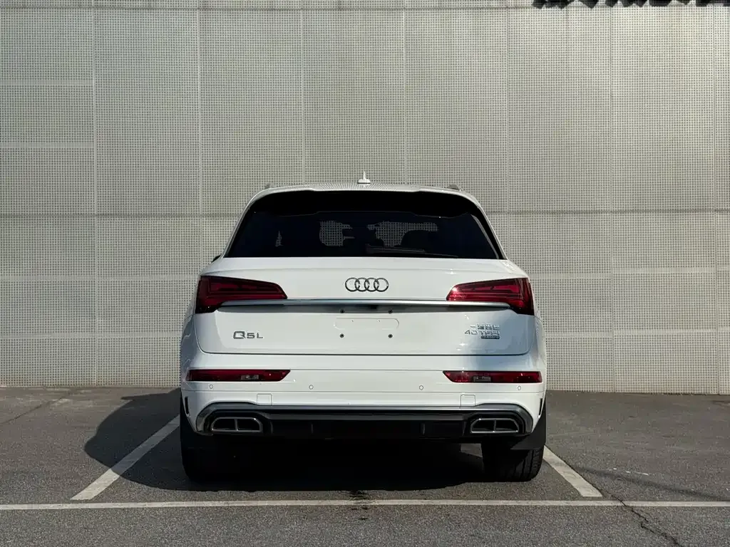Audi Q5L — фото 6