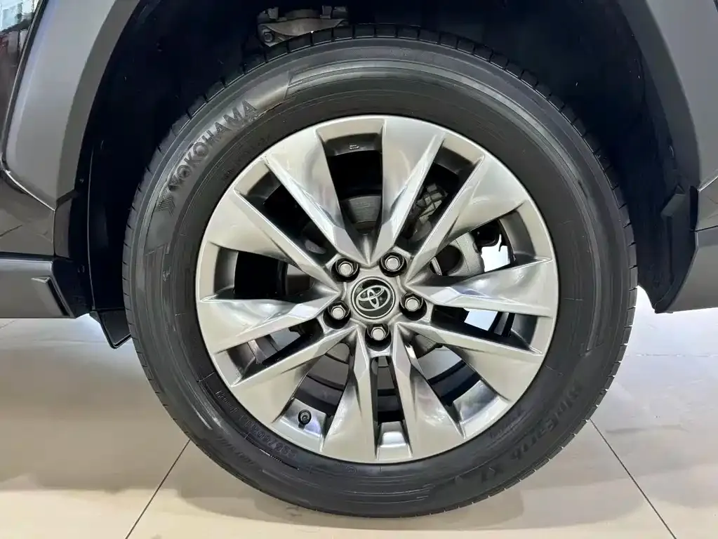 Toyota Wildlander — фото 2