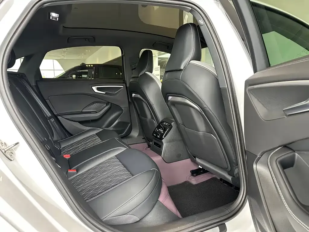 Audi A5L 2025 из CN, фото 6