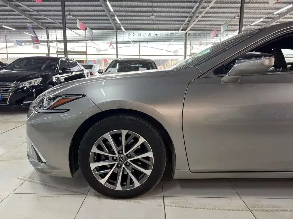 Lexus ES 2024 из CN, фото 9