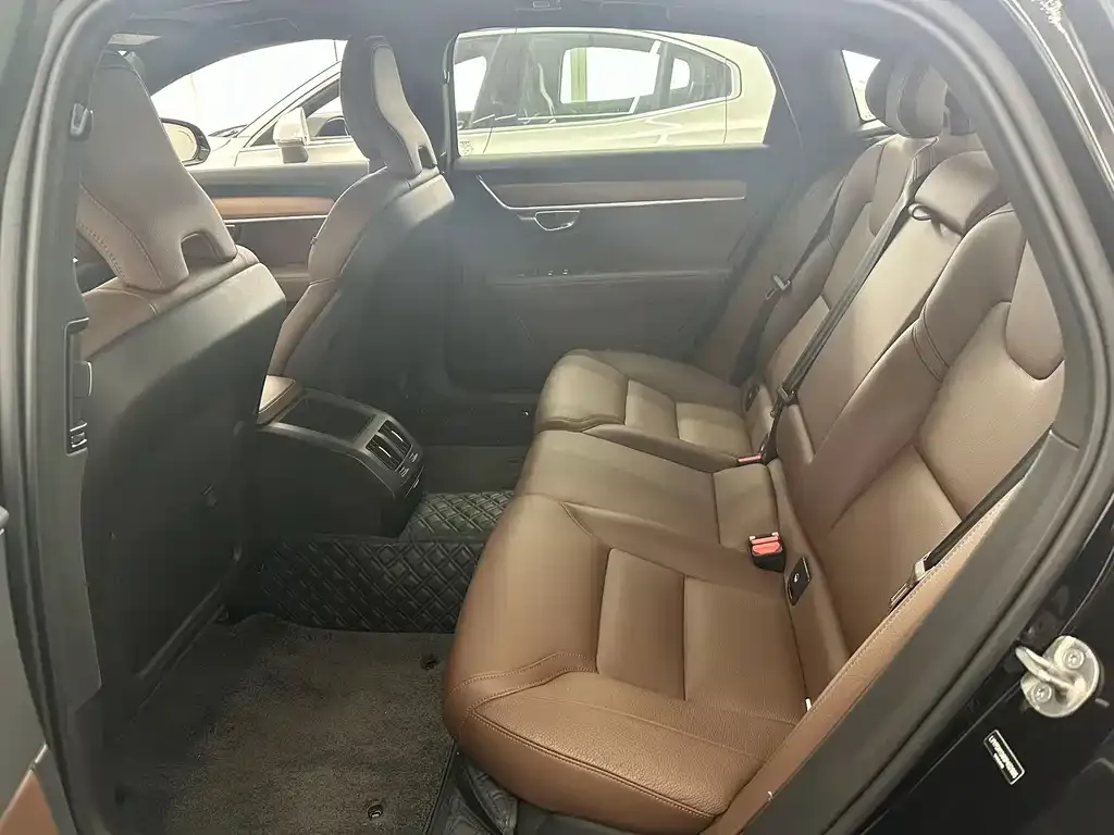 Volvo S90 2025 из CN, фото 6