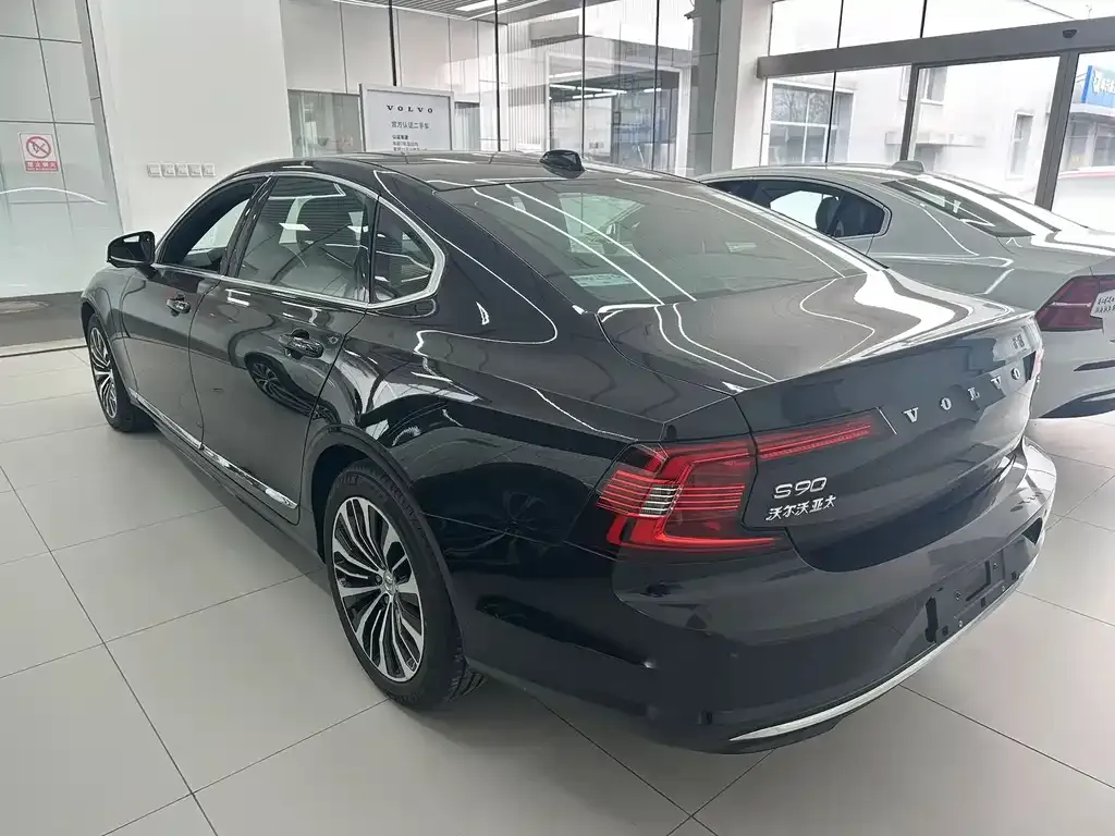 Volvo S90 2025 из CN, фото 8