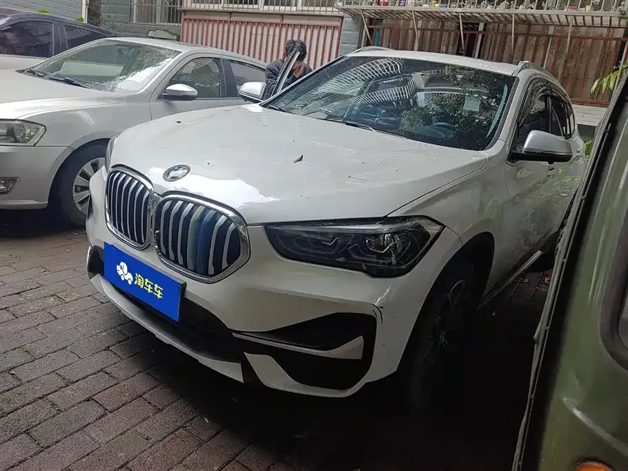 BMW X1 — фото 1