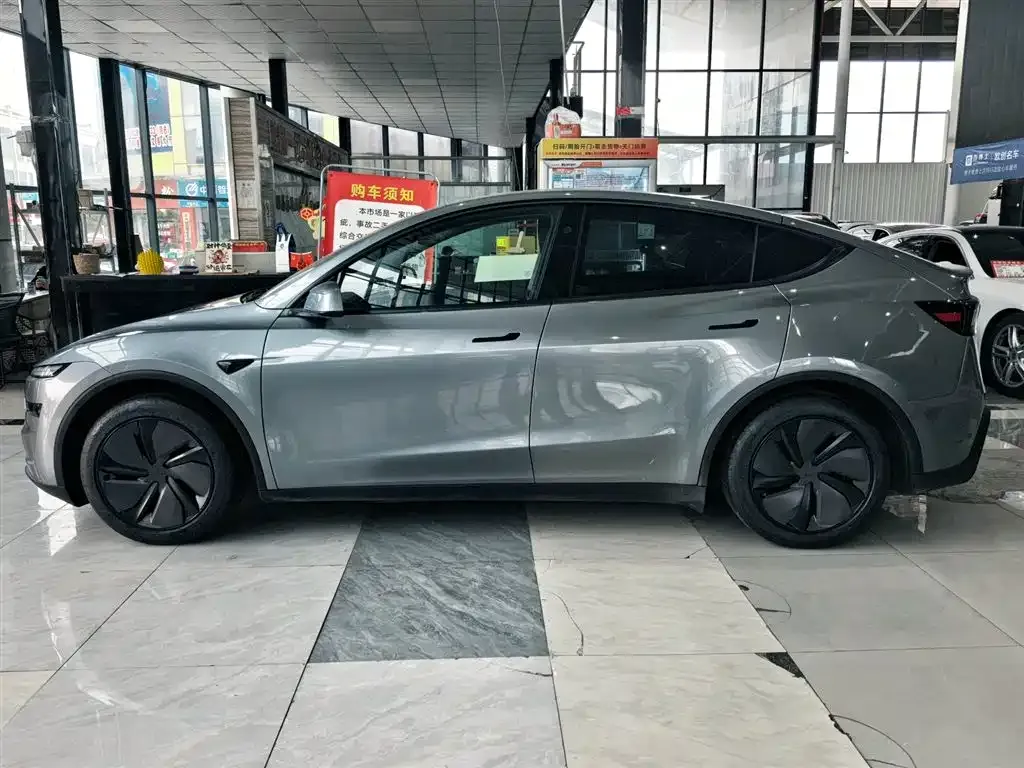 Tesla Model Y — фото 4