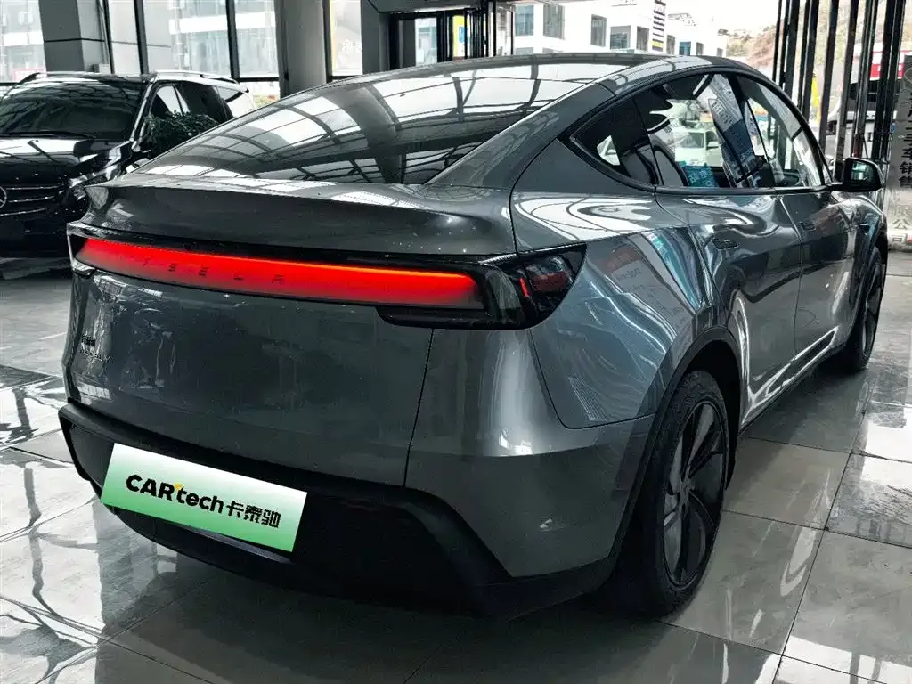 Tesla Model Y — фото 3