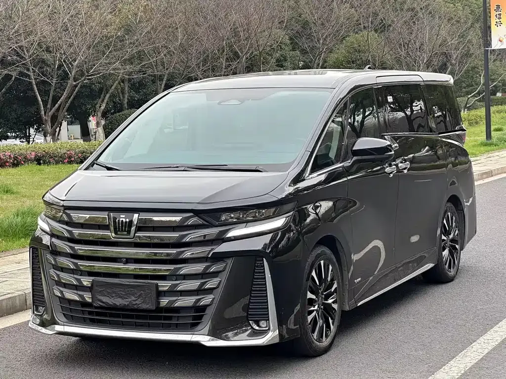 Toyota Vellfire 2024 из CN, фото 1