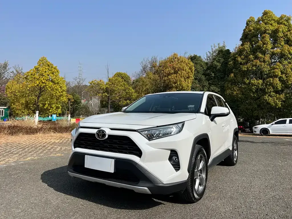 Toyota RAV4 2021 из CN, фото 1