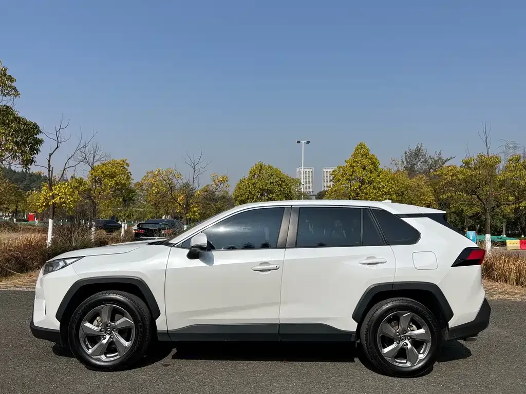 Toyota RAV4 2021 из CN, фото 5