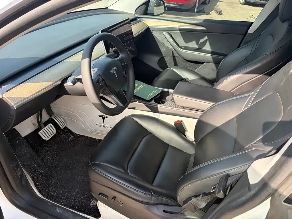 Tesla Model Y — фото 4
