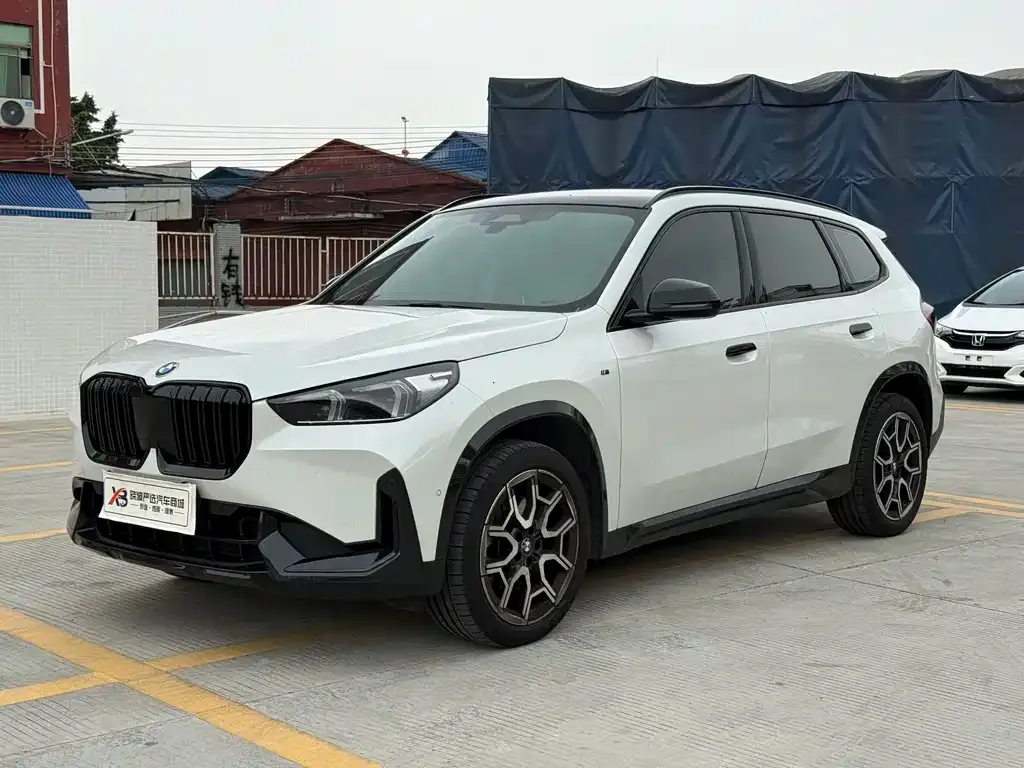BMW X1 — фото 1