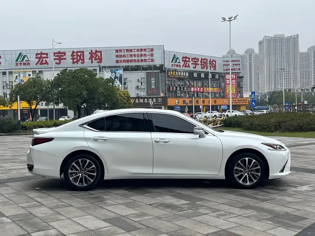 Lexus ES — фото 2