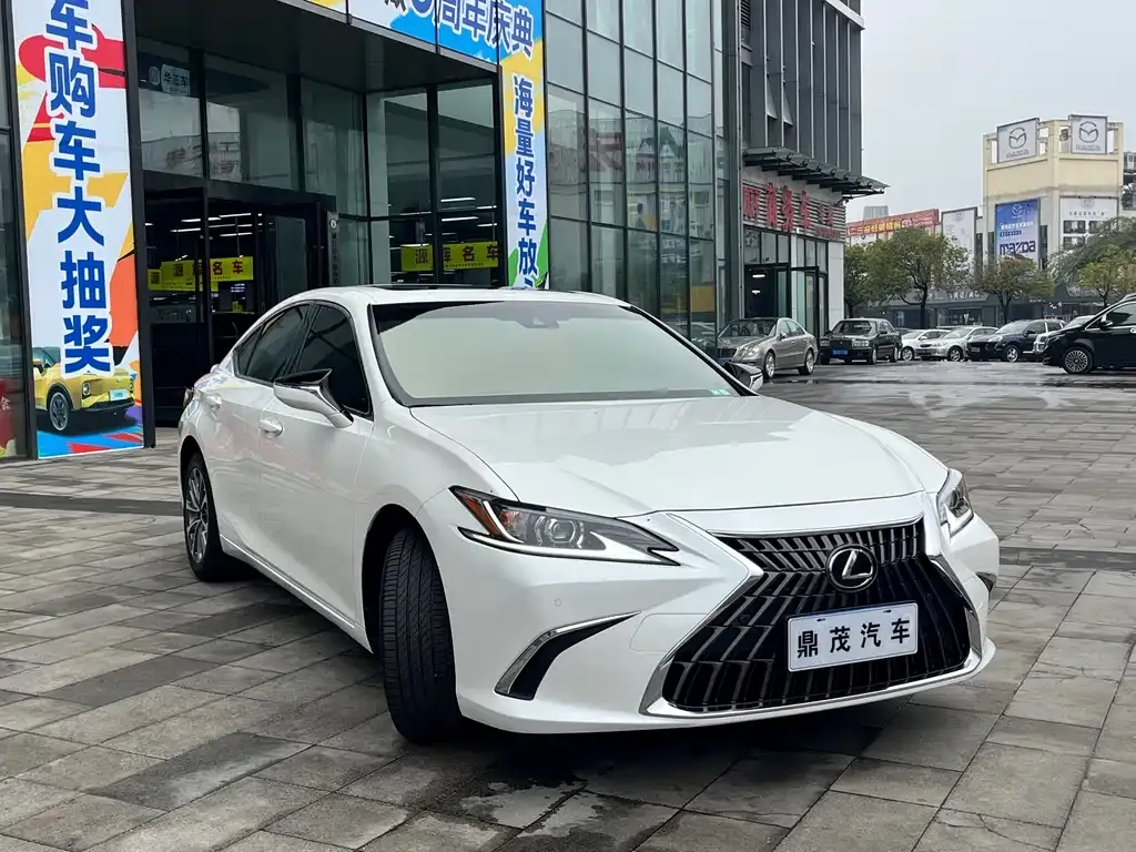 Lexus ES — фото 5