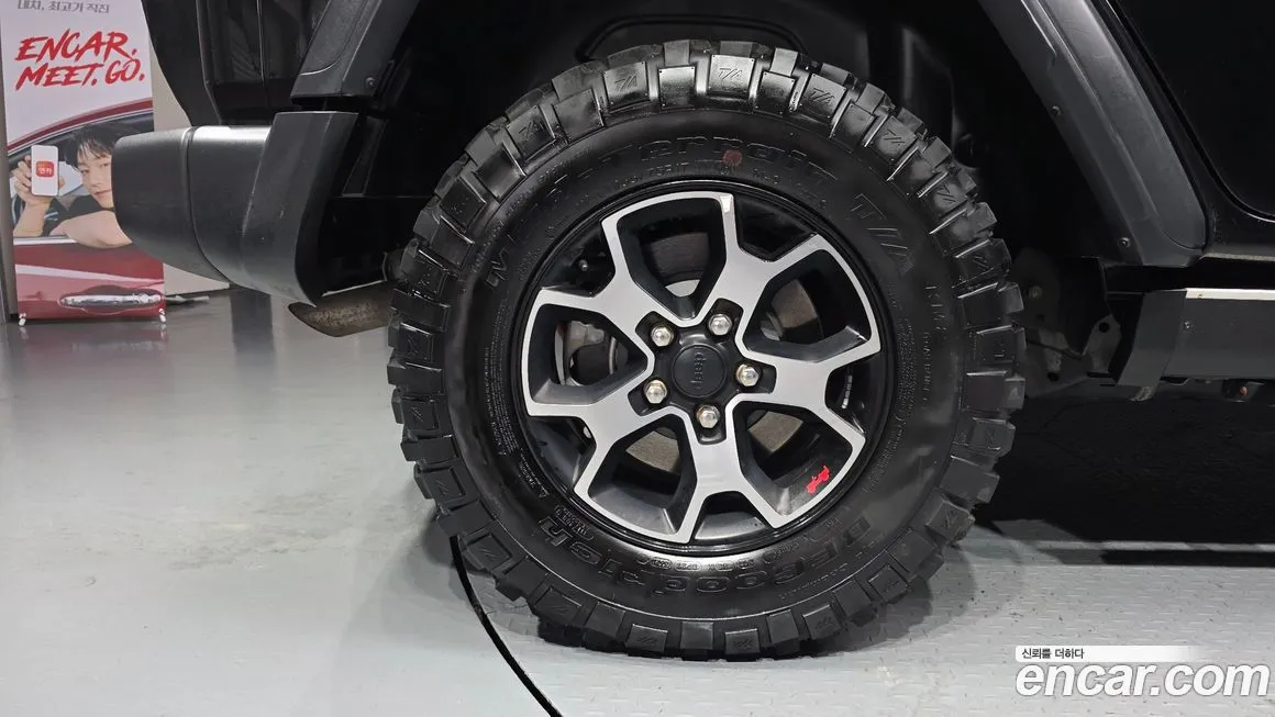 Jeep Wrangler — фото 10