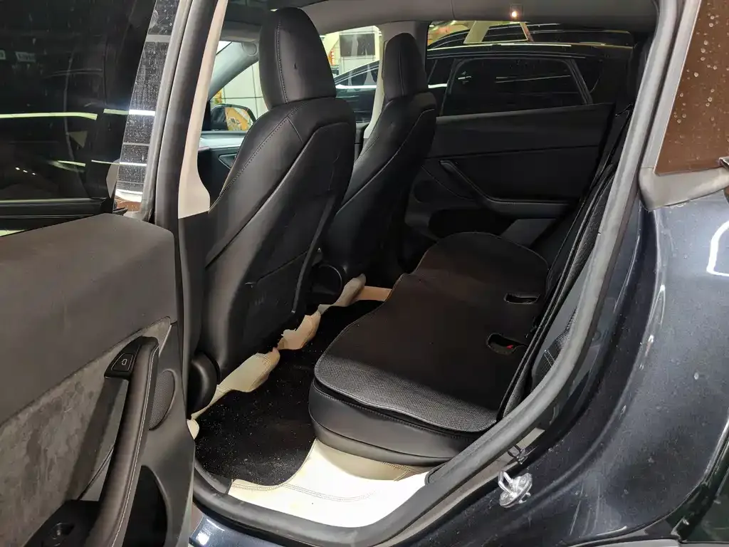 Tesla Model Y 2024 из CN, фото 2