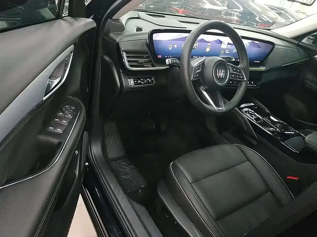 Buick Envision Plus — фото 8