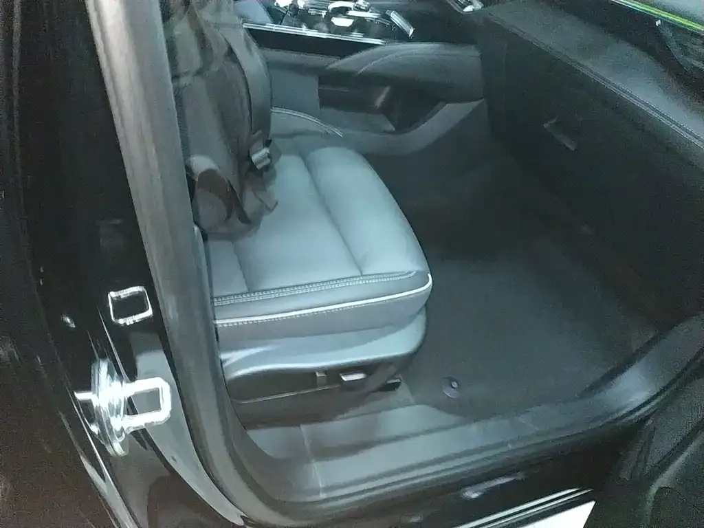 Buick Envision Plus — фото 7