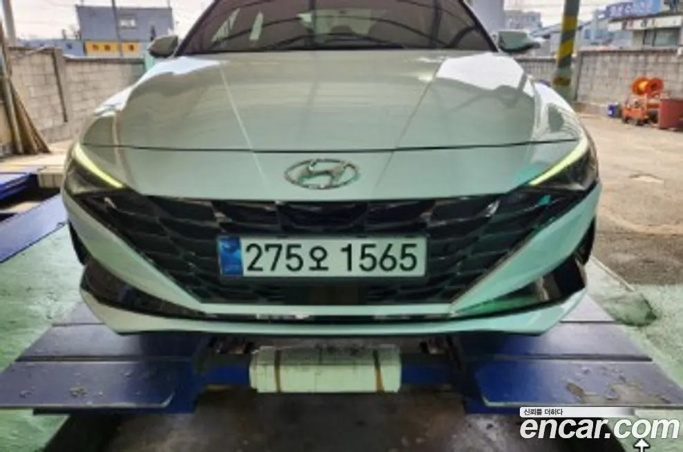 Hyundai AVANTE — фото 1