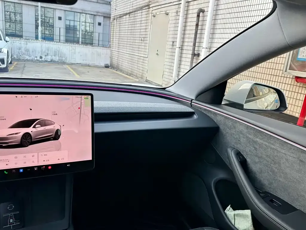 Tesla Model 3 — фото 8
