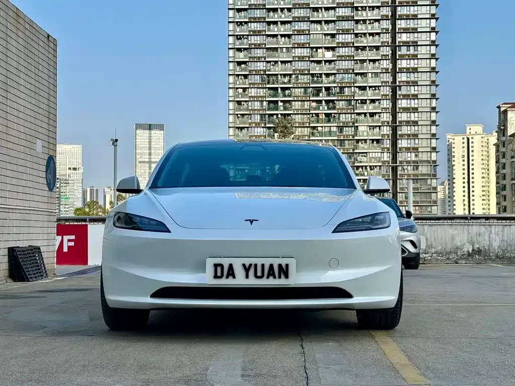 Tesla Model 3 — фото 4