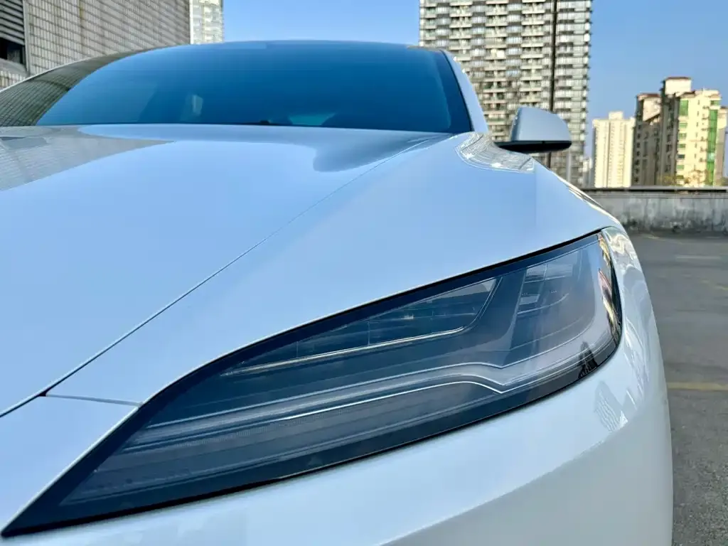 Tesla Model 3 — фото 7