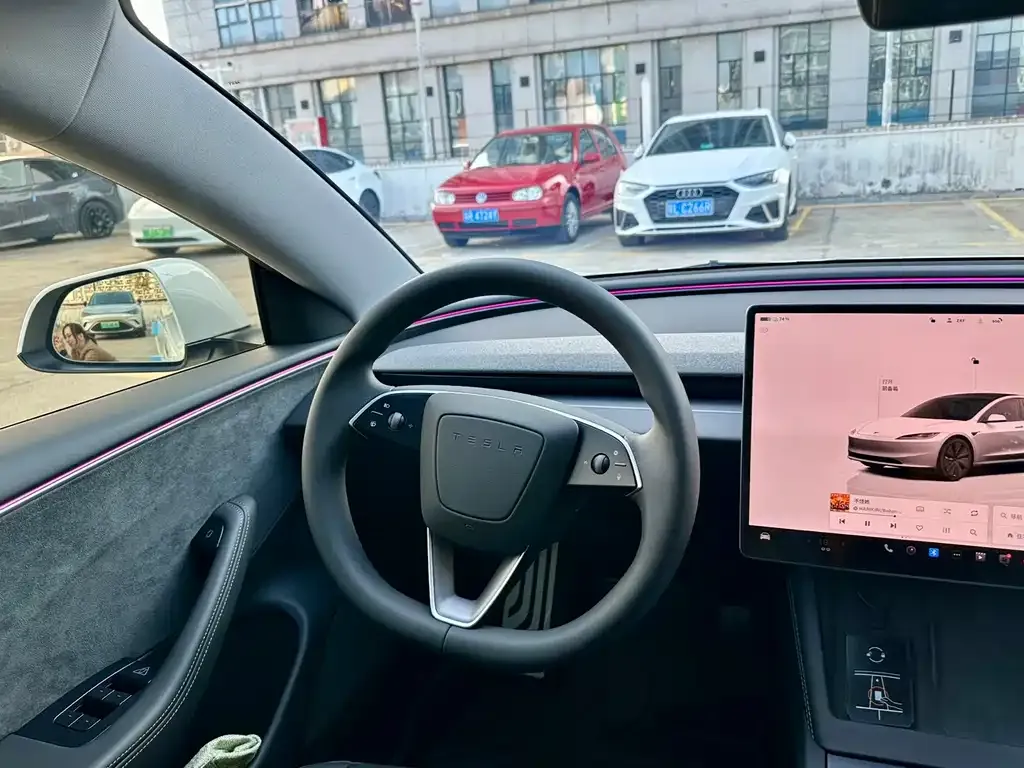 Tesla Model 3 — фото 2