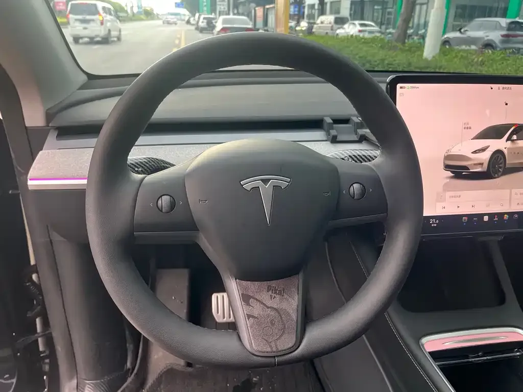Tesla Model Y — фото 7