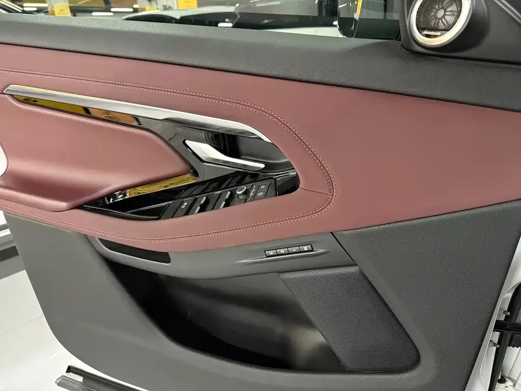 Land Rover Evoque 2023 из CN, фото 8