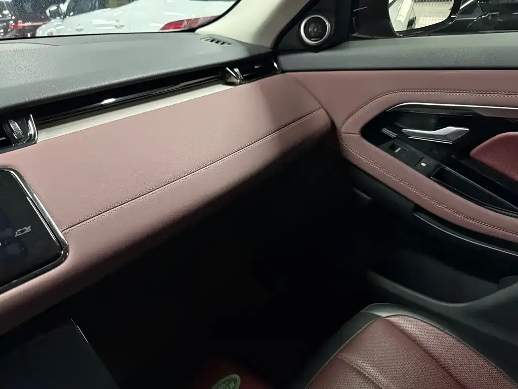 Land Rover Evoque 2023 из CN, фото 3