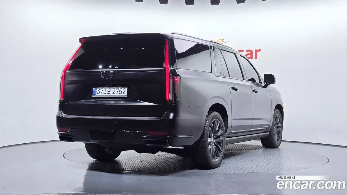 Cadillac Escalade 2023 из KR, фото 2