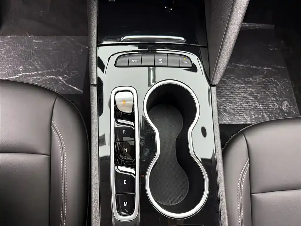 Buick Regal — фото 10
