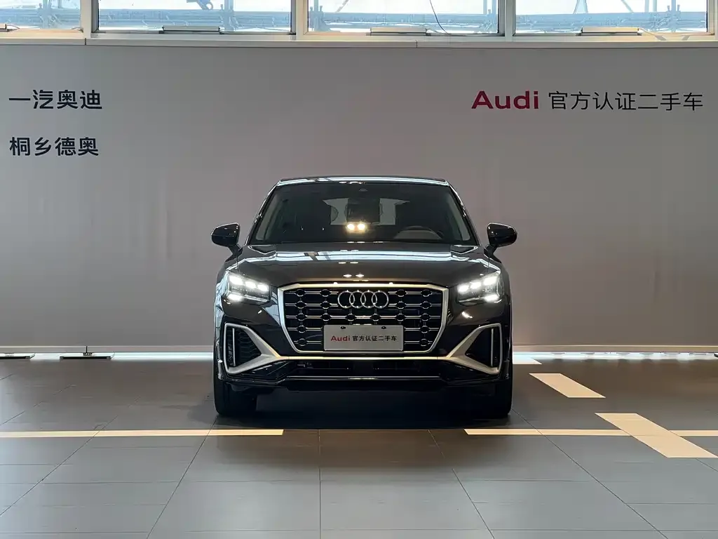 Audi Q2L 2025 из CN, фото 2