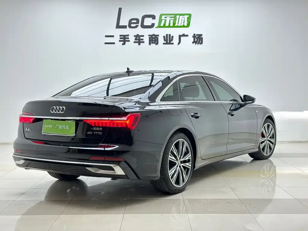 Audi A6L — фото 6
