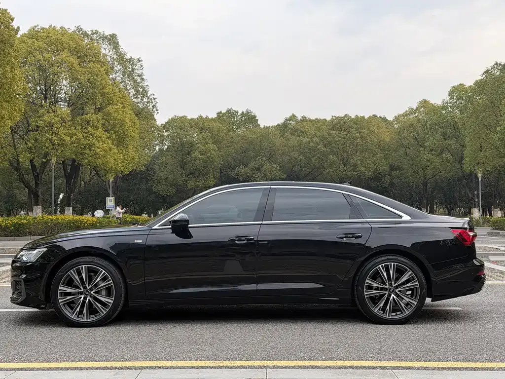 Audi A6L — фото 2