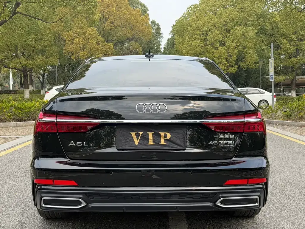 Audi A6L — фото 9