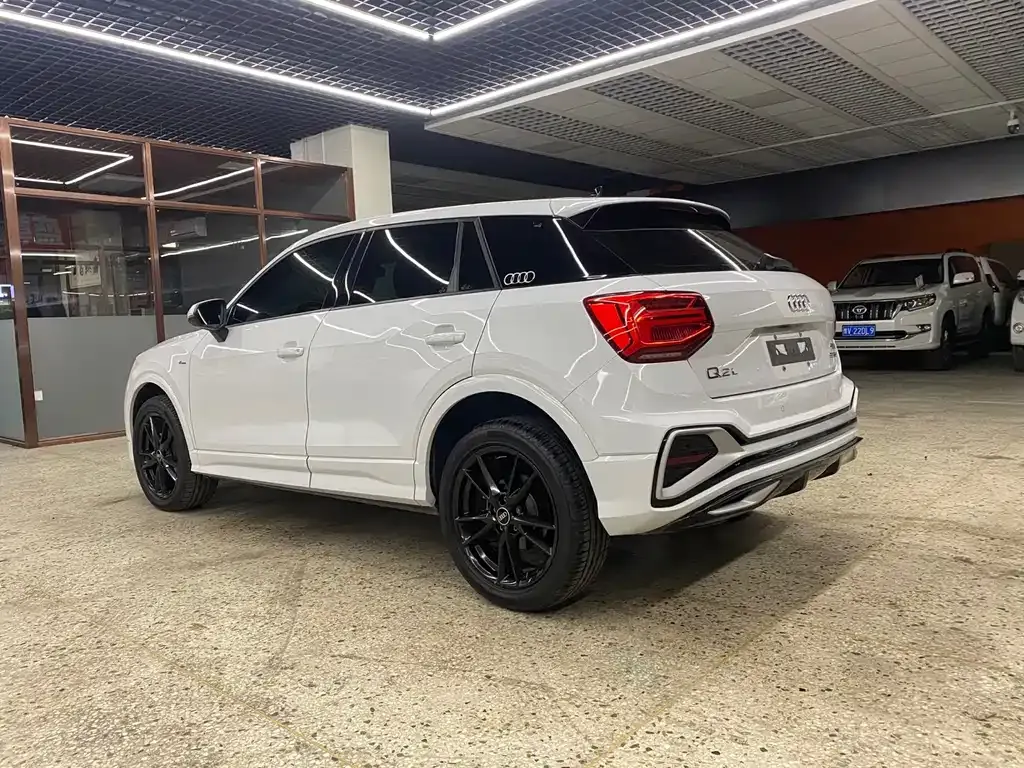Audi Q2L 2023 из CN, фото 9