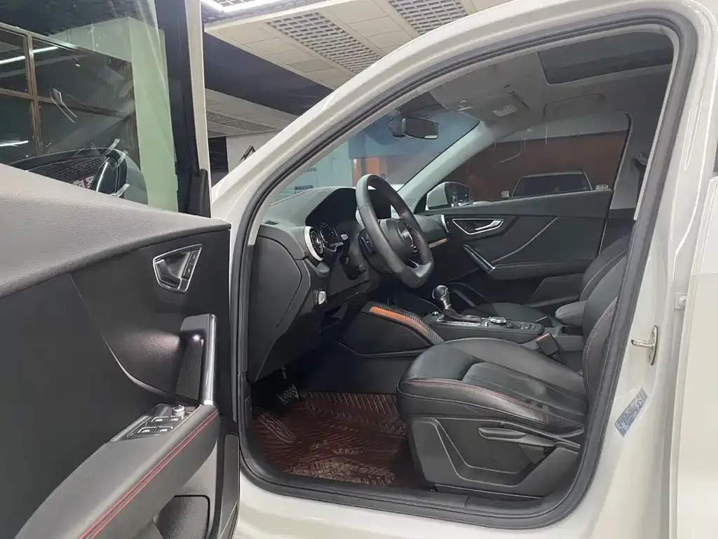 Audi Q2L 2023 из CN, фото 10
