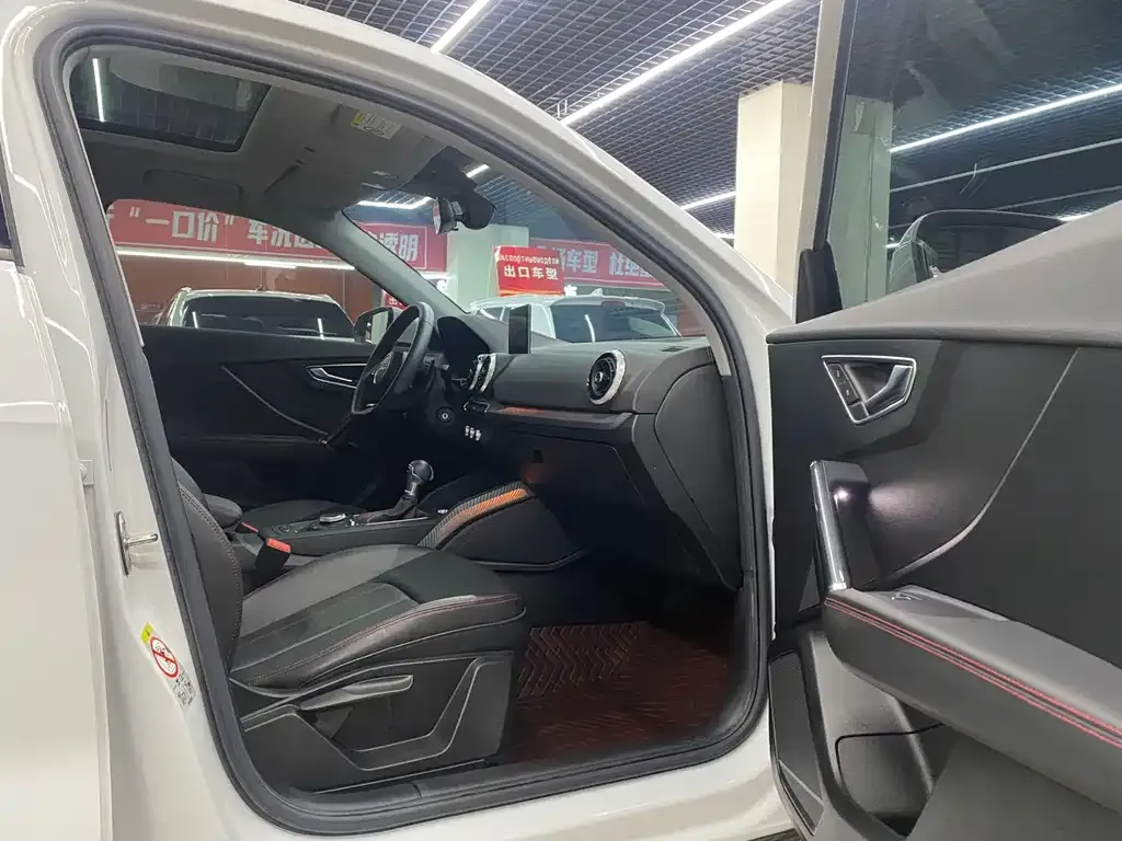Audi Q2L 2023 из CN, фото 4