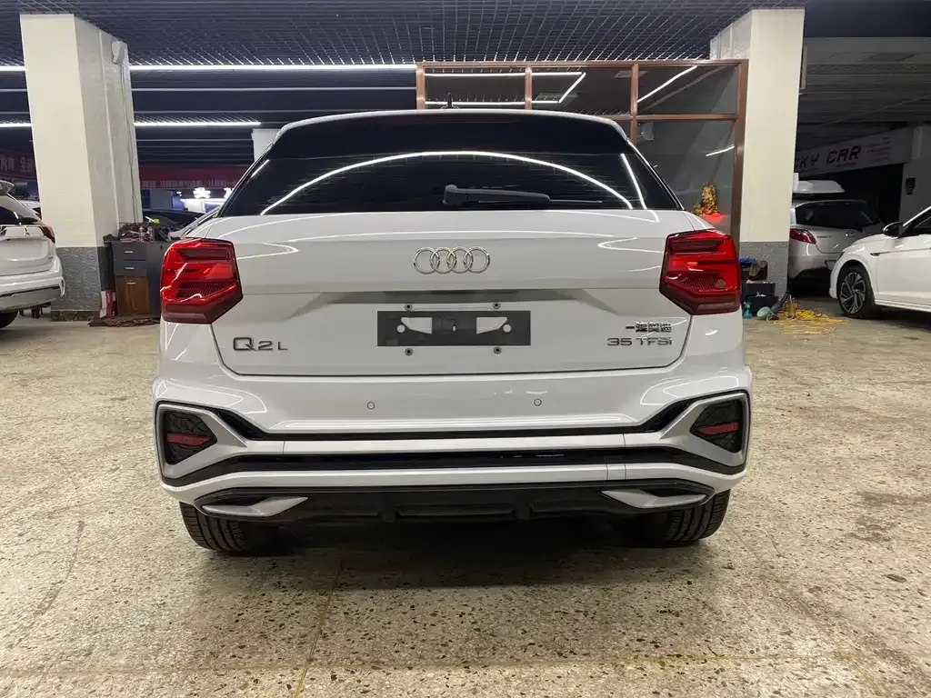 Audi Q2L 2023 из CN, фото 5