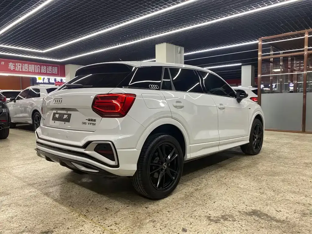 Audi Q2L 2023 из CN, фото 6