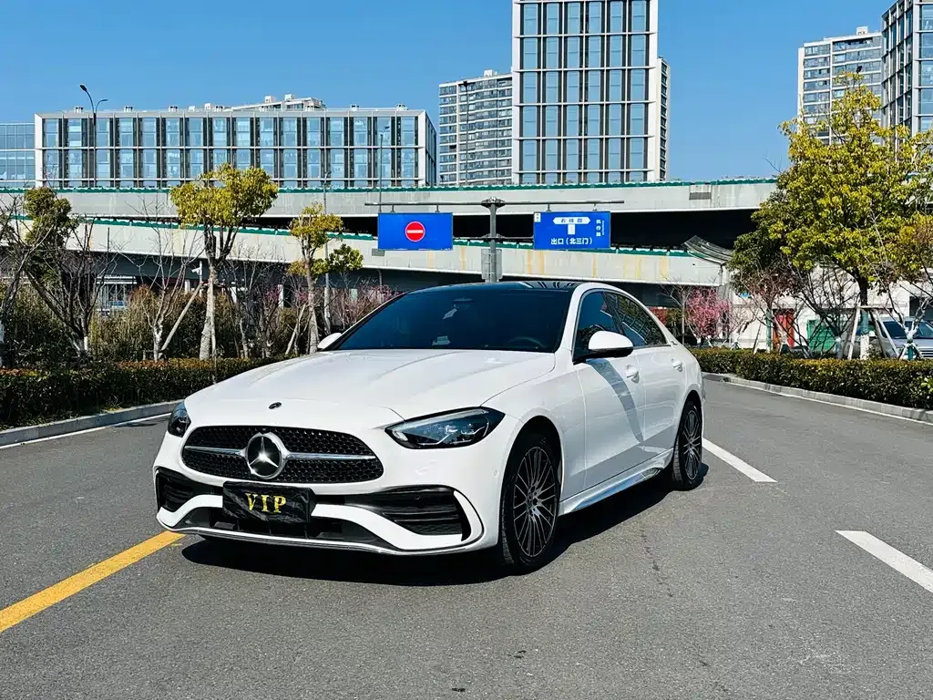 Mercedes-Benz C-Class — фото 1