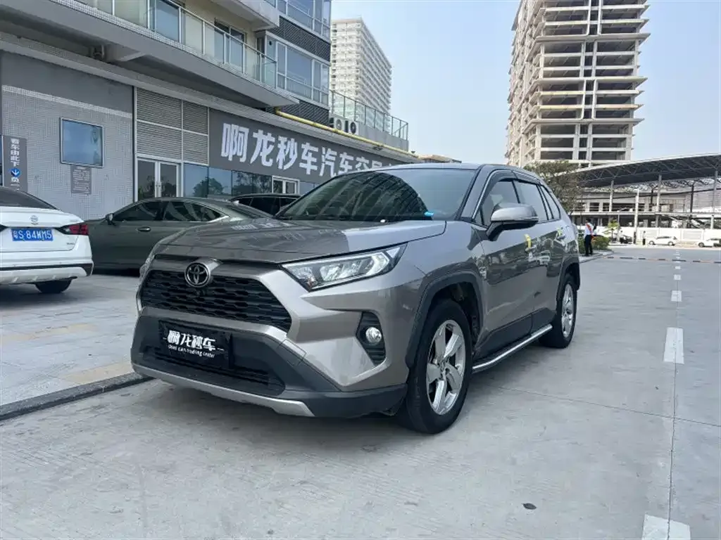 Toyota RAV4 2021 из CN, фото 1