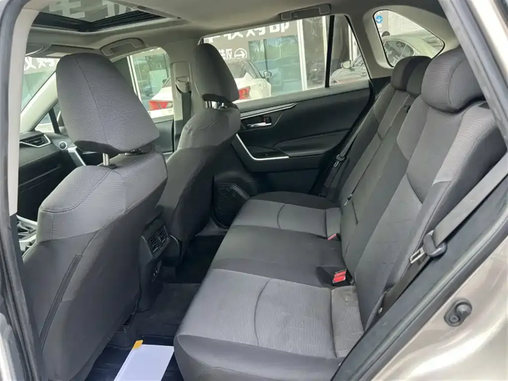 Toyota RAV4 2021 из CN, фото 5